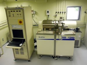 電子サイクロトロン共鳴イオンビーム加工装置<br>Electron Cyclotron Resonance Ion Shower